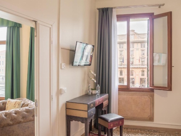 Grand Canal Suite by Wonderful Italy image 24